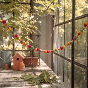 Sjaal met Verhaal Felt Garland Pompoms Indian Summer