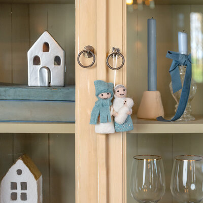 Sjaal met Verhaal Felt Christmas Hanger Jozef & Maria ijsblauw/wit