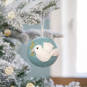 Sjaal met Verhaal Felt Christmas Hanger Bal Vredesduif ijsblauw