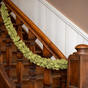 Sjaal met Verhaal Felt Garland Eucalyptus lichtgroen