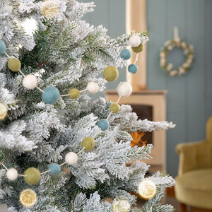 Sjaal met Verhaal Felt Garland Viltballetjes Mixed Winterwonderland