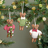 Sjaal met Verhaal Felt Christmas Hanger Meneer Beer mistletoe groen