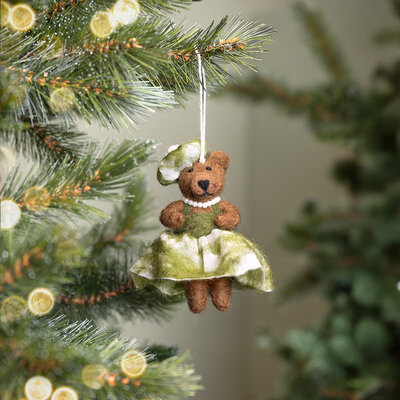 Sjaal met Verhaal Filz Weihnachtshänger Mevrouw Beer mistletoe groen