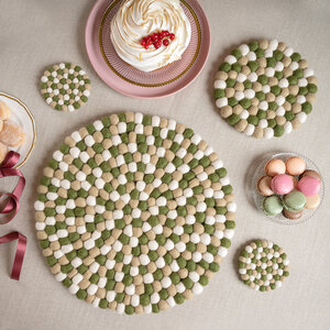 Sjaal met Verhaal Felt coaster 40 cm rond Bolletjes Mistletoe