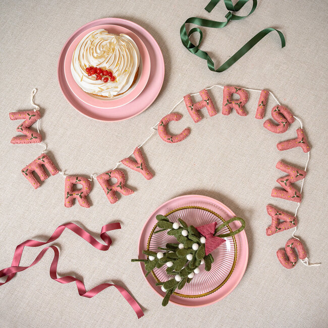 Felt Garland Merry Christmas Mistletoe Dreams