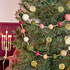 Sjaal met Verhaal Felt Garland Viltballetjes Mixed Mistletoe Dreams