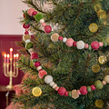 Sjaal met Verhaal Filzgirlande Viltballetjes Pompoms Mistletoe Dreams