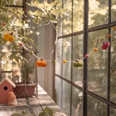 Sjaal met Verhaal Felt Garland Pompoen herfsttinten
