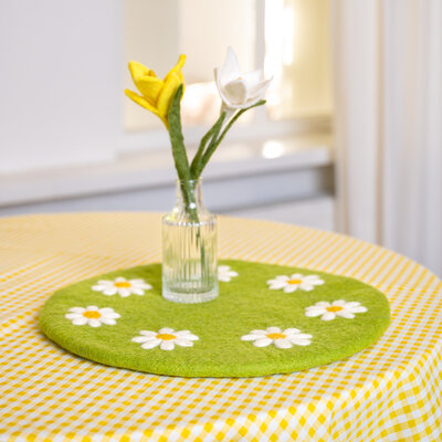 Sjaal met Verhaal Felt Coaster 35 cm met Margrietjes groen