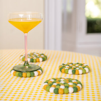 Sjaal met Verhaal Felt Coaster 10 cm Rond Bolletjes groen-geel (set of 4)