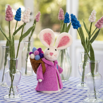 Sjaal met Verhaal Felt Decoration Haas met Mand assorti