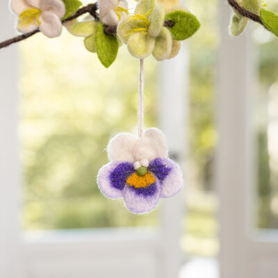 Sjaal met Verhaal Felt Hanger Viooltje assorti