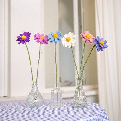 Sjaal met Verhaal Filzblume Margrietje violettinten assorti