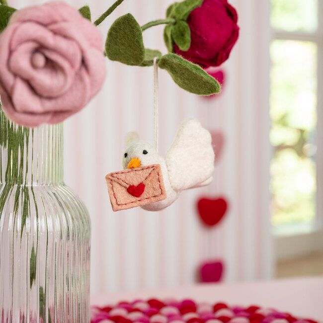 Felt Hanger Duif Love is in the Air