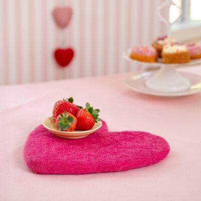 Sjaal met Verhaal Felt Coaster Hart Love fuchsia