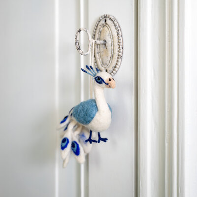 Sjaal met Verhaal Felt Hanger Pauw Delfts Blauw