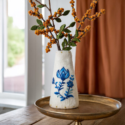 Sjaal met Verhaal Filz-Vase Delfts Blauw met Tulp medium