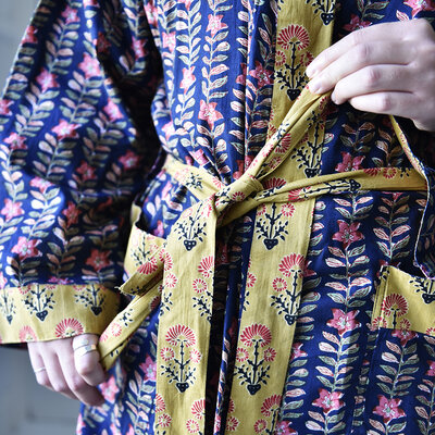 Powell Craft Dressing gown Lily navy & pink