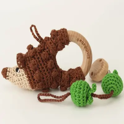 Sindibaba Kinderwagen-Clip mit Rassel Hedgehog