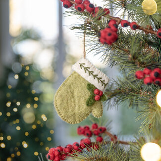 Sjaal met Verhaal Felt Christmas Hanger Wantje Holly Berry lichtgroen