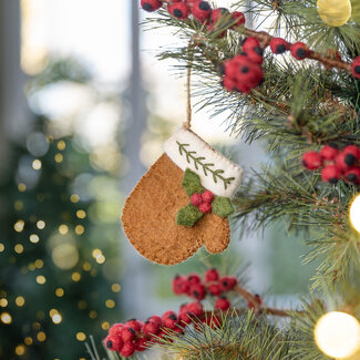 Sjaal met Verhaal Felt Christmas Hanger Wantje Holly Berry bruin