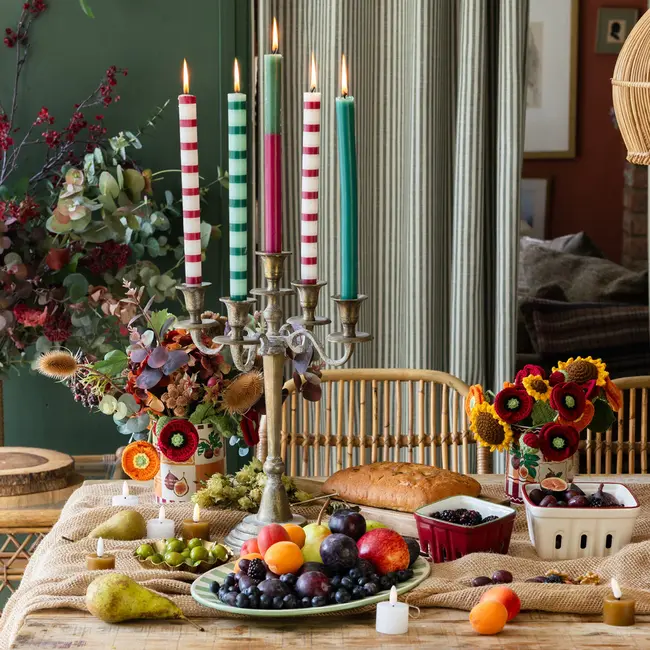 Dinner Candles Stripe burgundy/white in Display
