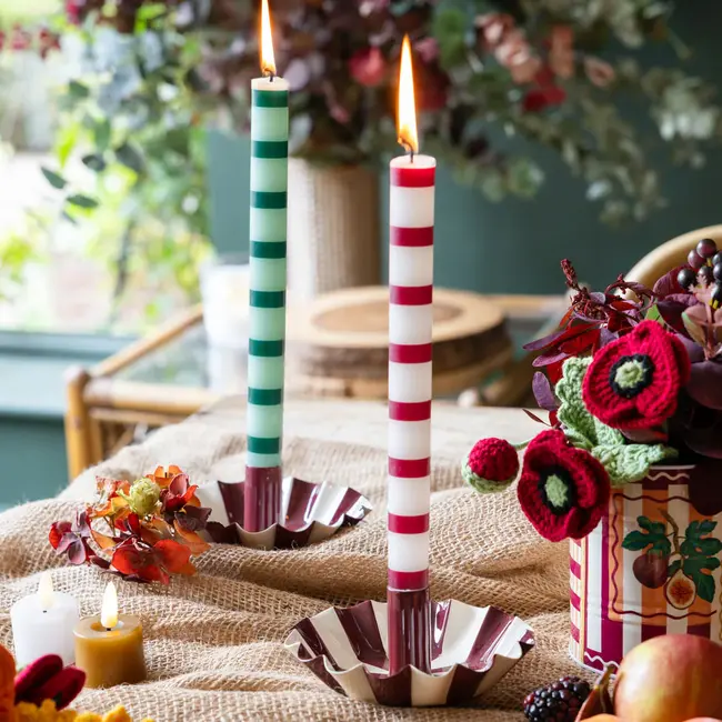 Dinner Candles Stripe burgundy/white in Display