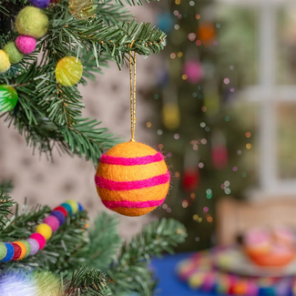 Sjaal met Verhaal Felt Christmas Hanger Bal Streep Oranje Kitschmas