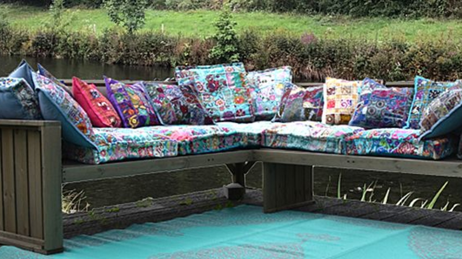 Meerdere Evenement Chromatisch Mooie kleurrijke matraskussens voor op een palletbank of tuinbank - Merel  in Wonderland