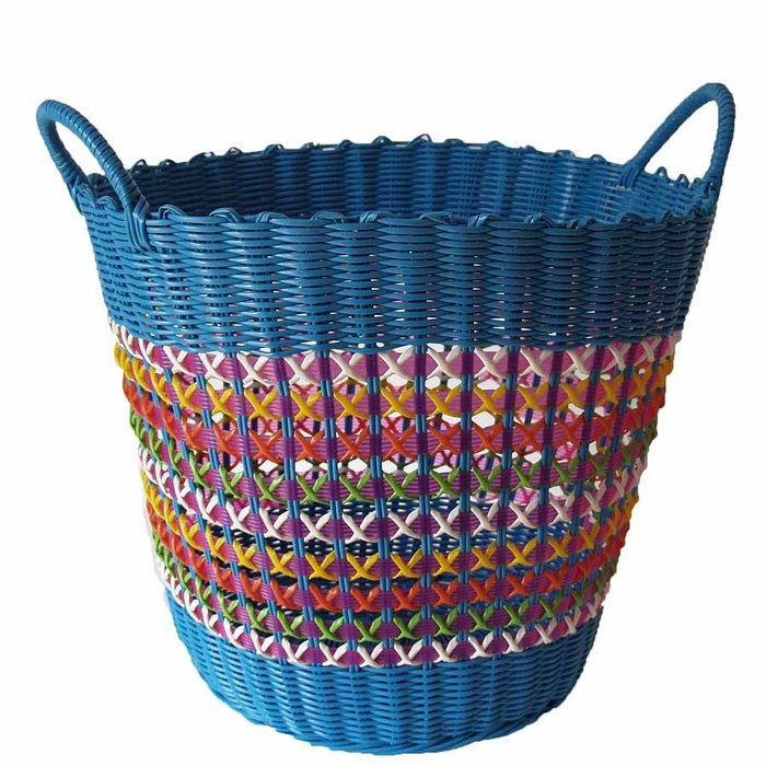 Blauwe mand gevlochten plastic