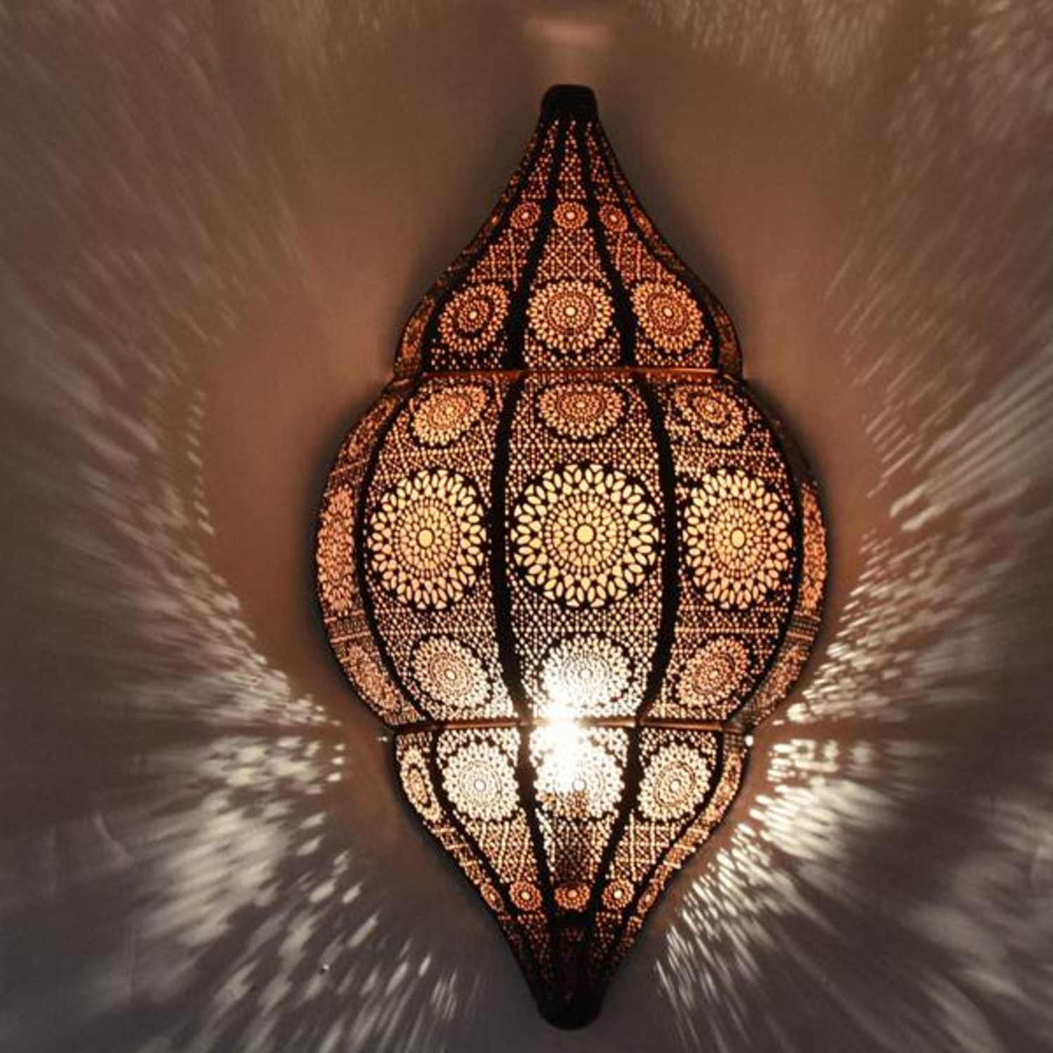 Volg ons boekje raket Zwart koperen Marokkaanse wandlamp - Merel in Wonderland