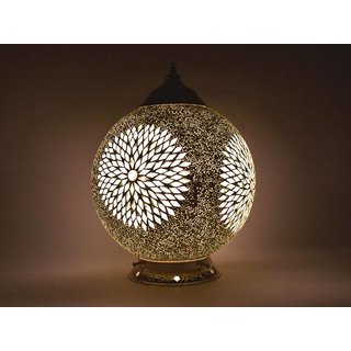 Witte oosterse tafellamp