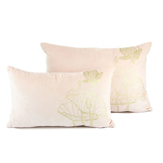 Roze fluwelen sierkussen