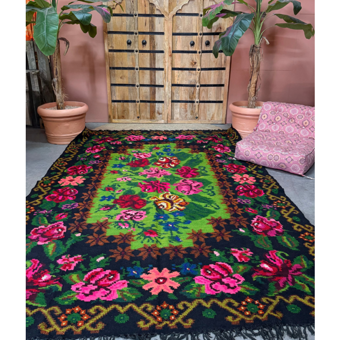 Rozenkelim groen vloerkleed 335x220cm