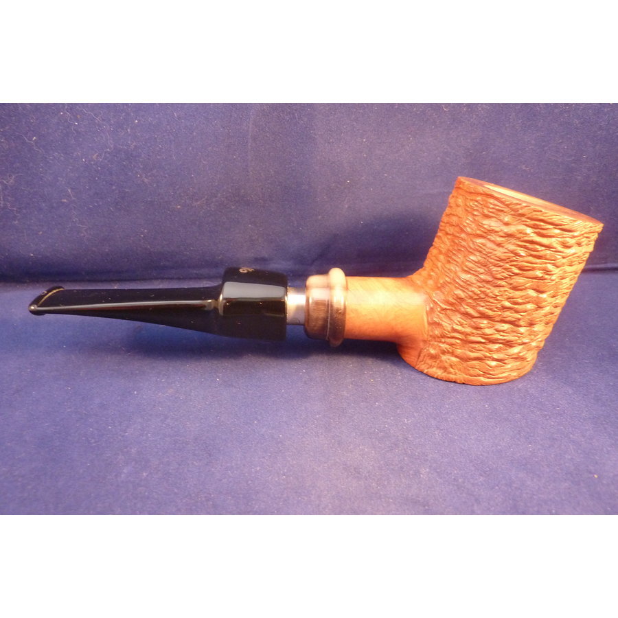 Pipe Luigi Viprati Rusticated with Ring