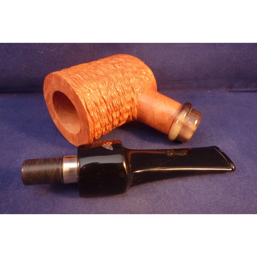 Pipe Luigi Viprati Rusticated with Ring