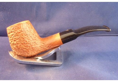 Pipe Luigi Viprati Rusticated 