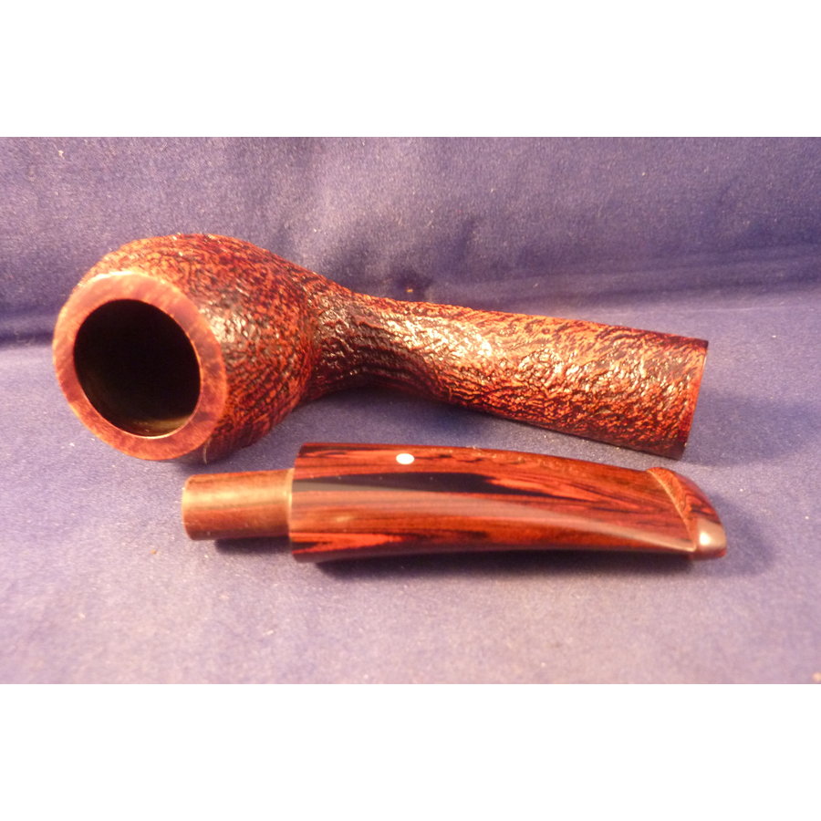 Pipe Dunhill Cumberland 3 Quaint (2021)