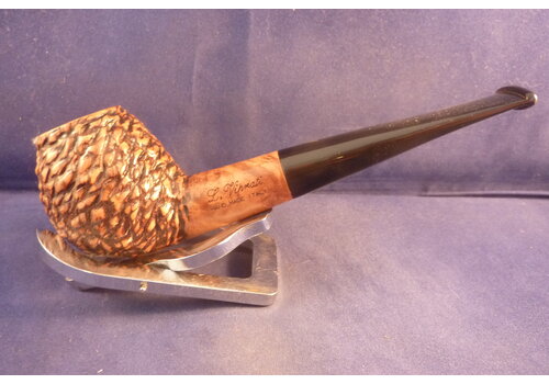 Pipe Luigi Viprati Rusticated 