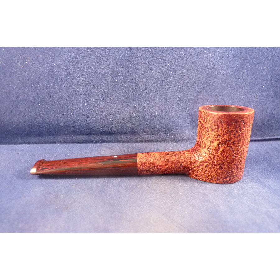 Pipe Dunhill County 3122 (2023)