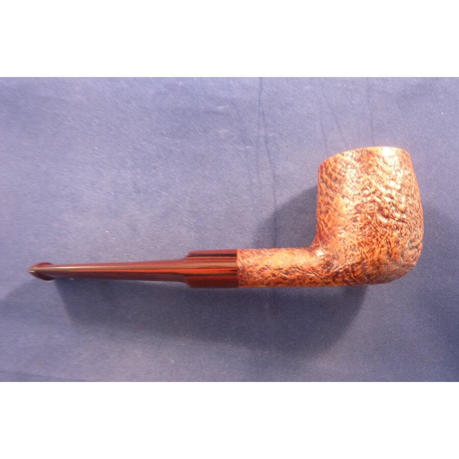 Pipe Dunhill County 4203 (2023)