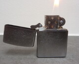 Hoe lang brandt een Zippo aansteker?