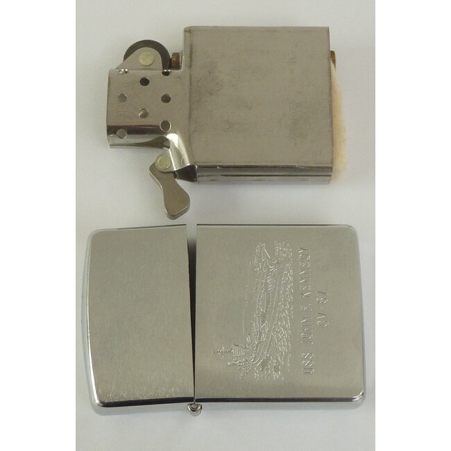 Aansteker Zippo U.S.S. John F. Kennedy CV-67 (NOS)