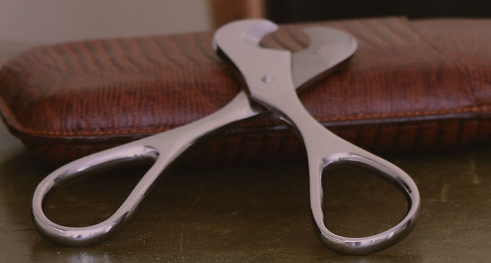 Is het beter om sigaren te stompen of te snijden?