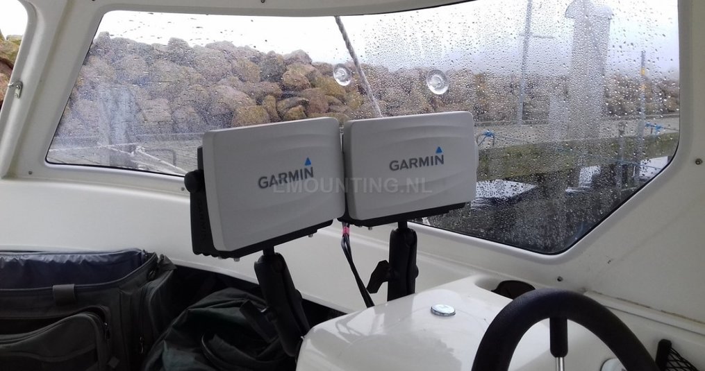 Montage Garmin 721 en een 721XS op boot met RAM Mounts