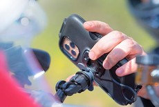 Lampa Optiline: hoogwaardige smartphone bevestigingssystemen voor motor, scooter en fiets