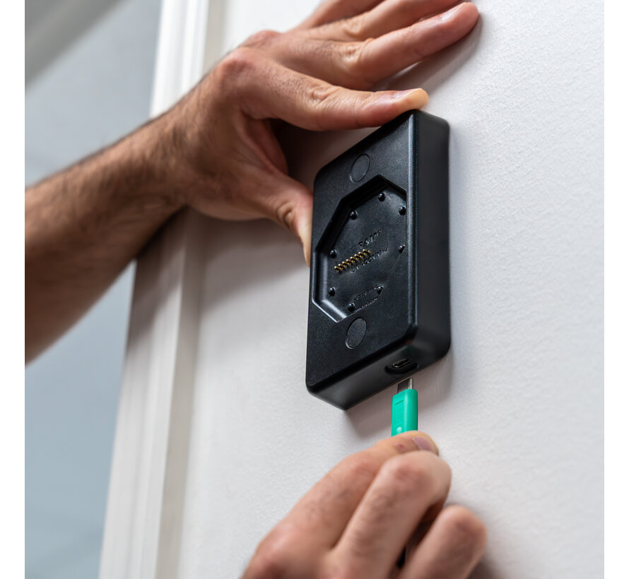 GDS® Uni-Conn™ powered Wanddock met USB-C