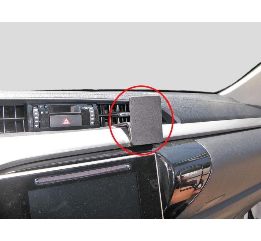 Proclip Toyota HiLux 2016- Angled mount 855176