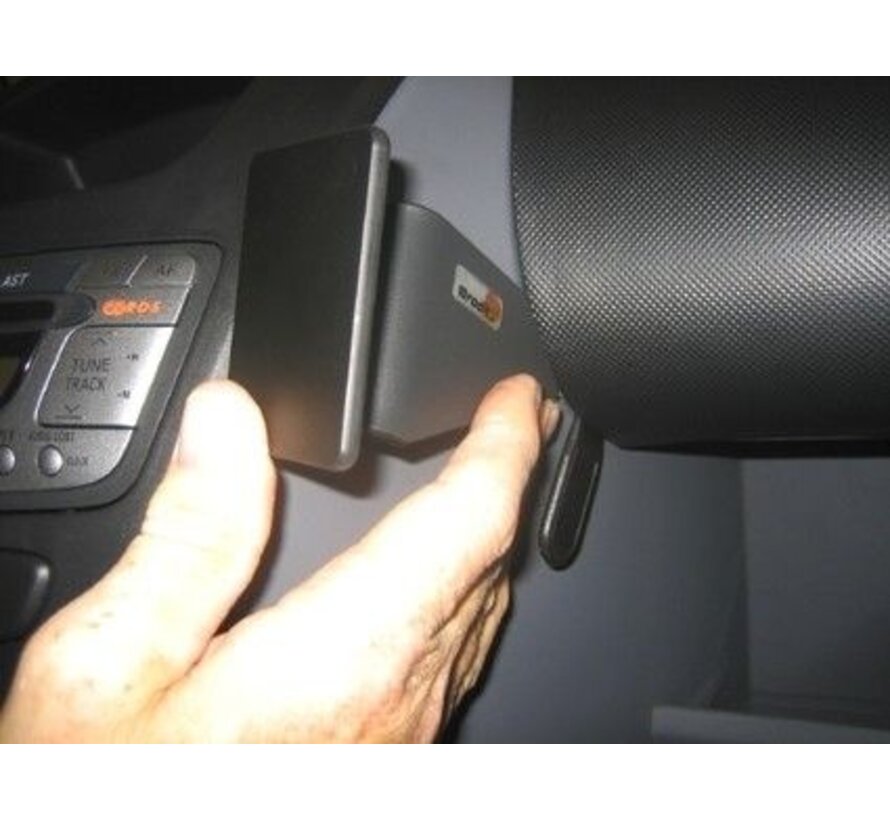 Proclip Peugeot 107/Citroen C1/Toyota AYGO 06-14 Angled