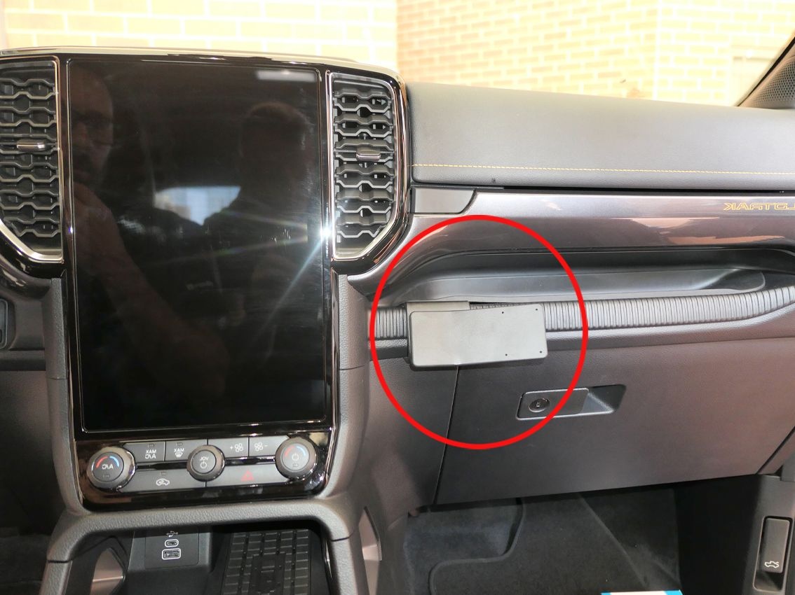 Brodit Proclip Ford Ranger 23- Angled mount-smaller tablets 855833